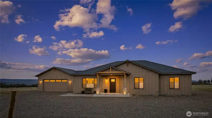 Welcome Home to 3 Acres!