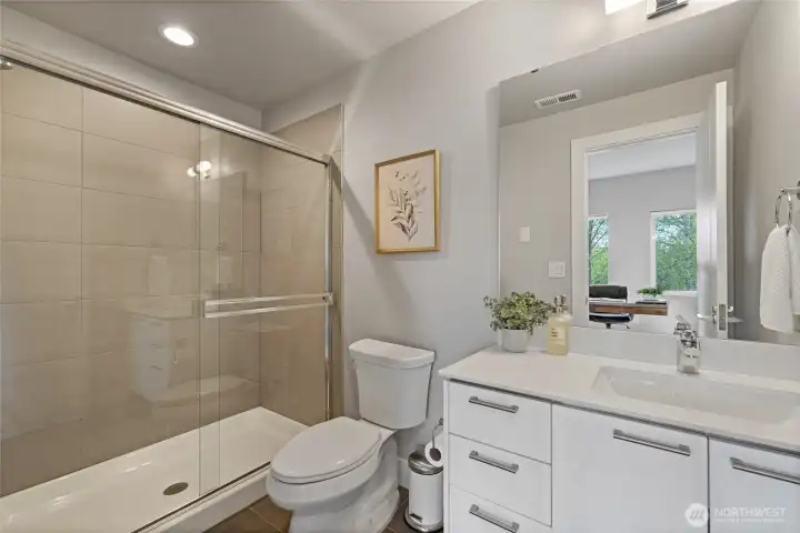 Lower level 3/4 bath.