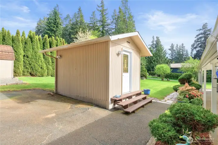 Charming standalone shed—perfect as an art studio, reading nook, additional office, or creative escape space.