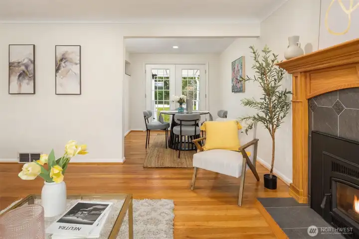 Open main level floor plan is perfect for entertaining! Open main level floor plan is perfect for entertaining!