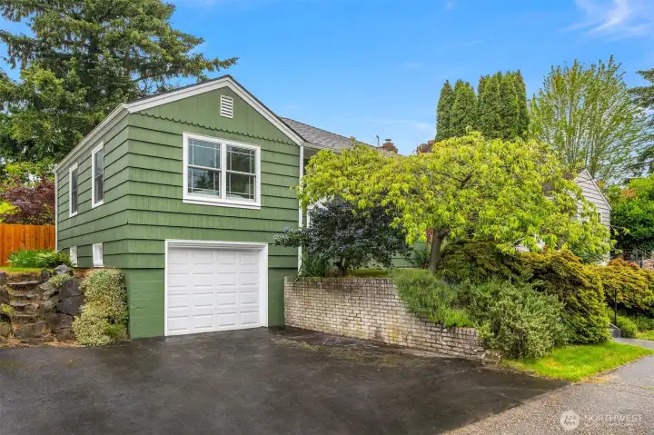 1-car garage & driveway parking 1-car garage & driveway parking