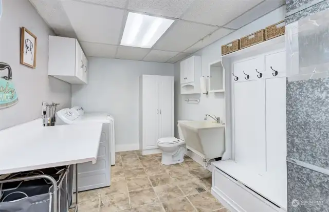 Large laundry/mudroom