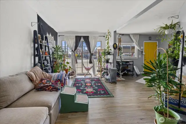 Unit 3101B living area