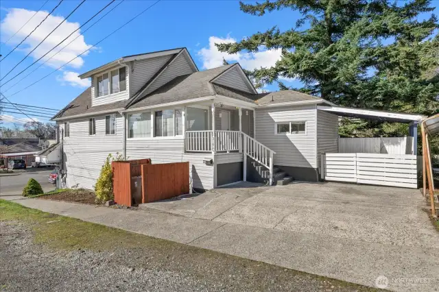 Unit 3101A (5BR/2.25BA) entry