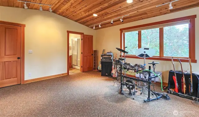 upper floor studio guest house