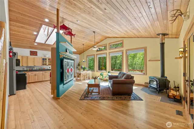 Bright and welcoming interiors that reflect the home’s mountain character.