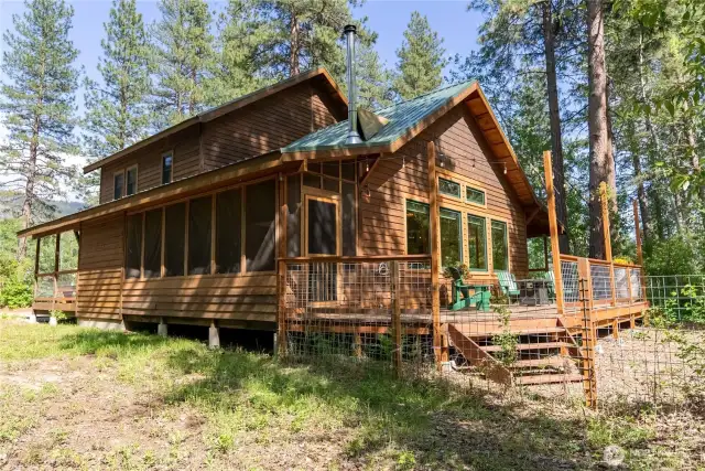 Fully fenced backyard for pets, gardens, or privacy.