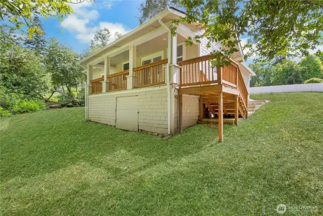 The grass was photoshopped to give you a better idea of how the yard could look with healthy, green grass