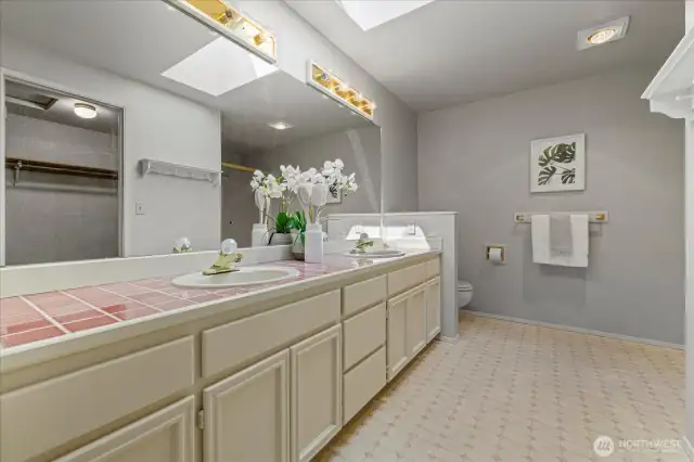 Primary En-suite Bath