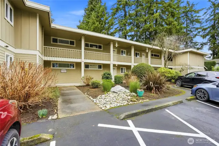 Embrace the Edmonds lifestyle in this clean, 2 bedroom, move-in-ready condo near it all.