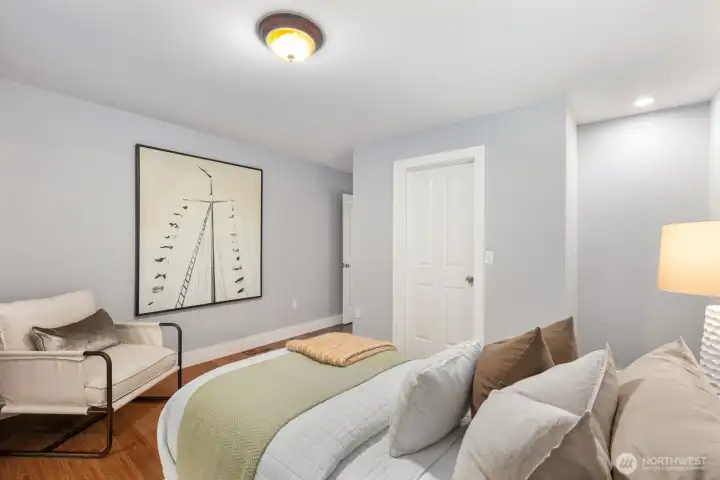 Bed 4- Walk In Closet