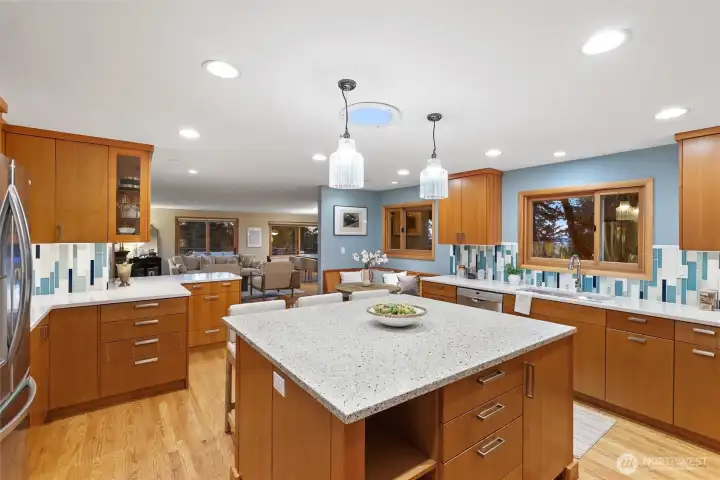 Oversized epicurean island