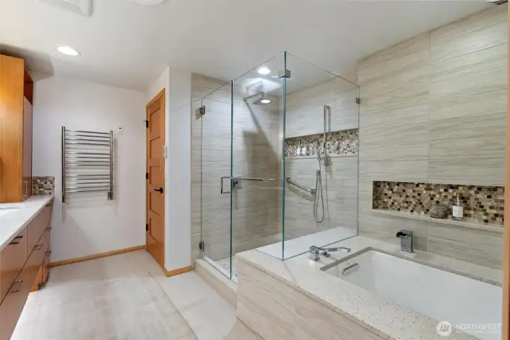 Primary suite bathroom - bubble jet tub with built in speakers