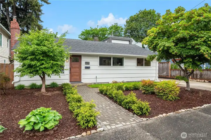Welcome to this move-in ready home on a quiet dead end street in the sought after Seaview neighborhood.
