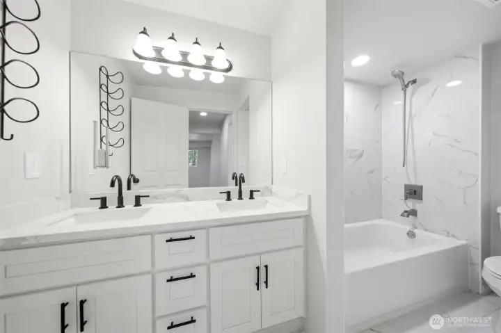 Downstairs full bathroom