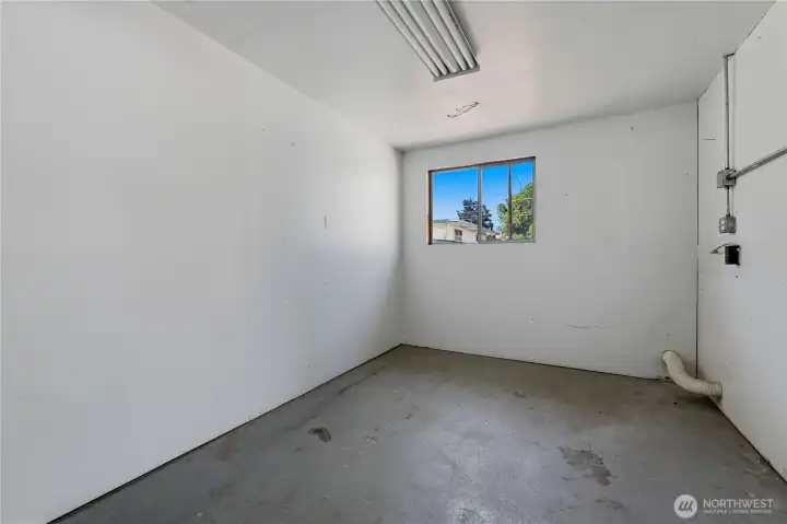 heated bonus space in garage