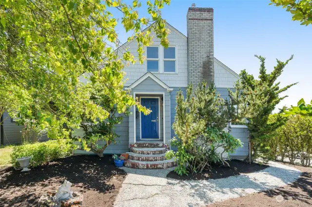Located in the desirable Gatewood neighborhood in West Seattle
