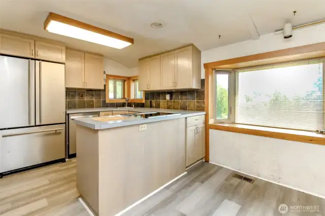 Kitchen/ dining area