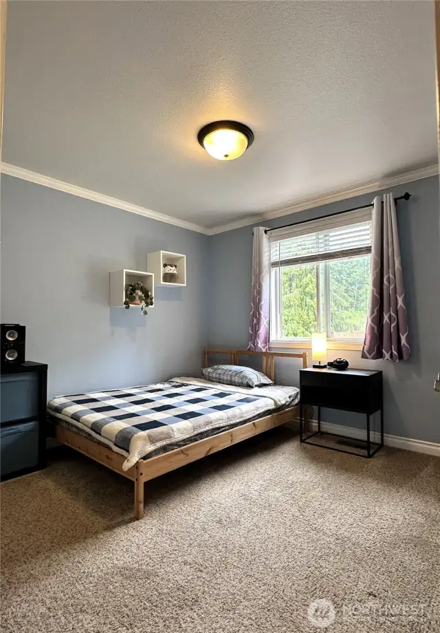 Second bedroom.