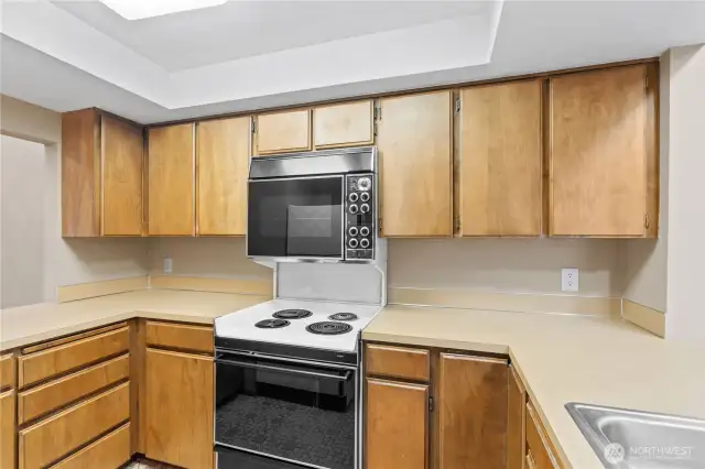 Kitchen with fully functional retro appliances