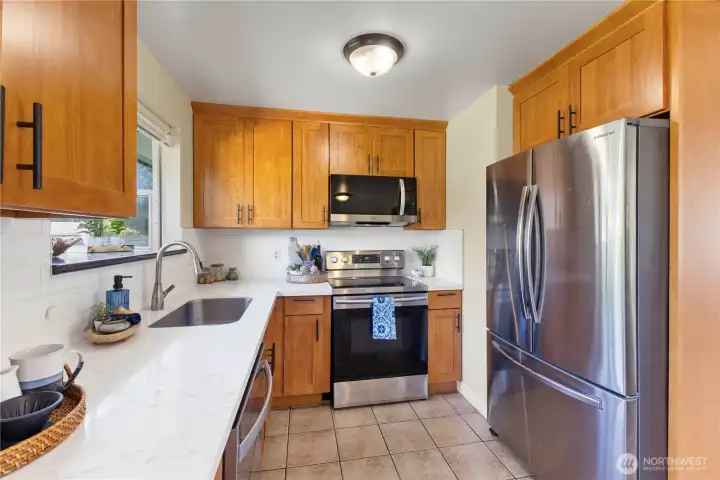 Prepare your favorite meals in this stylish kitchen!