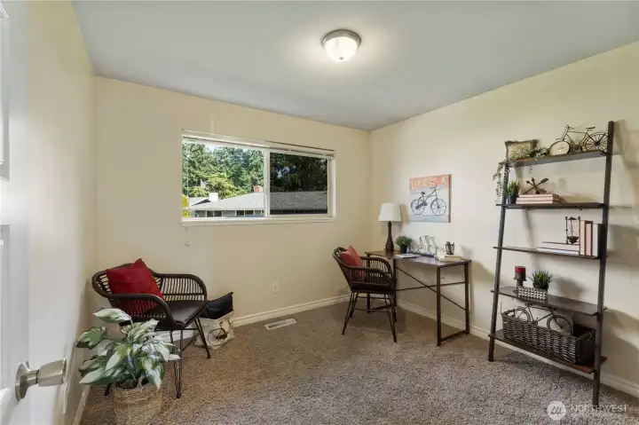 2nd bedroom