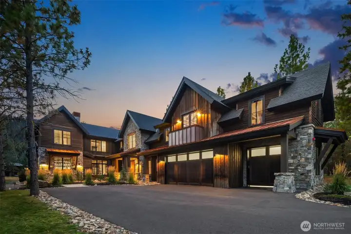 House is designed by famous Northwest Architectural firm Stillwell Hanson Architects.  House sleeps 16 people in beds!!  Over 5200 SQ FT of luxury finishes with truly unique one of a kind elements throughout  the home. Built with the highest quality materials and craftspeople.