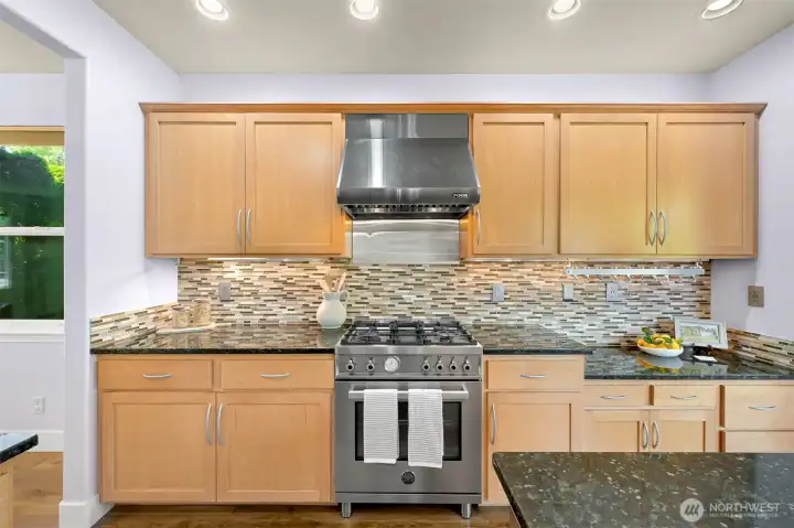 A great chef requires great tools! This premium Bertazzoni range will level up any dish.