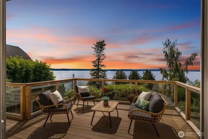Welcome to 6321 Atlas Pl SW Welcome to 6321 Atlas Pl SW