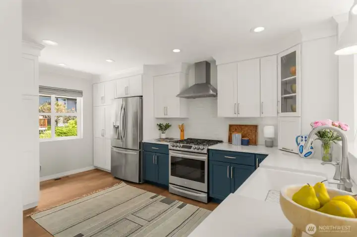 Completely updated kitchen. New hood & high end appliances. Completely updated kitchen. New hood & high end appliances.