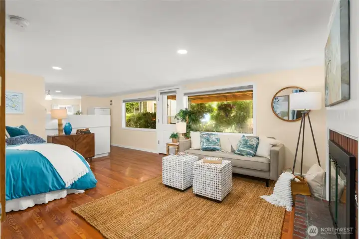 Separate entry from backyard Separate entry from backyard