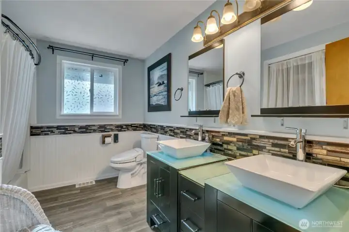 Main bathroom