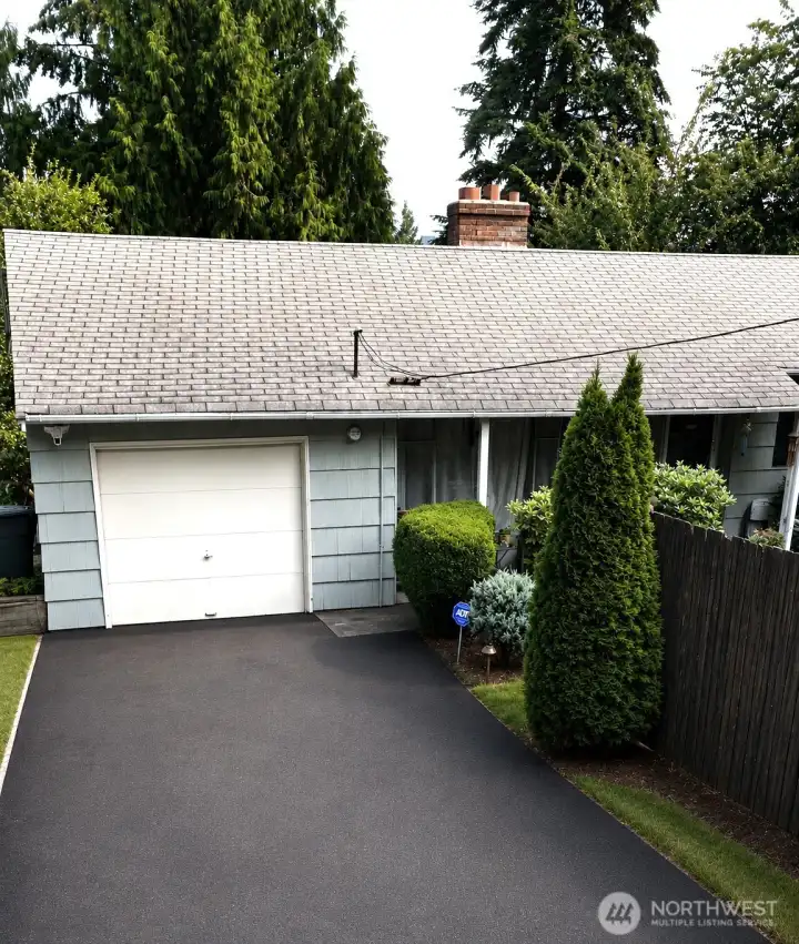 Current house that has so much potential or tear down and use lot with new middle housing guidelines (Prelim Feasibility for 4 townhomes and 2 adu's, report available)