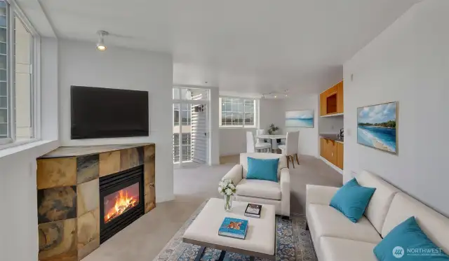 Virtually staged, gas fireplace!
