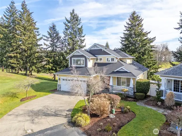 Charming home situated at the end of the street, impeccably maintained for your peace of mind.