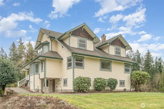 Truly a classic farmhouse design!