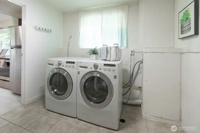 Both areas have their own washer/dryer.