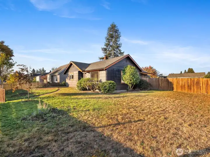 Plenty of space for gardening, pets, and entertaining