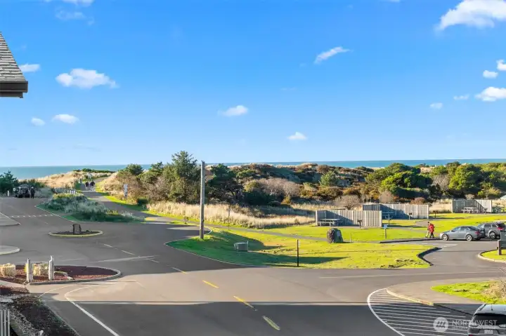 Just a few minutes to the 2.5 mile paved hiking / biking path leading all the way to the marina. Great ride!