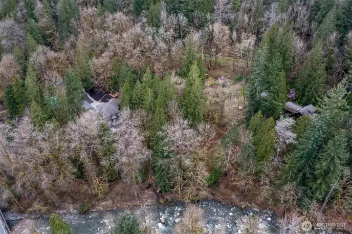 Paradise view out every window