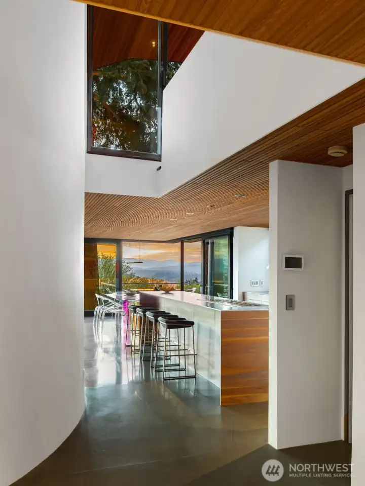 Effortless transitions throughout 3-level living