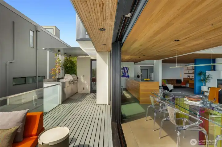 Spacious mainfloor deck maximizes views and outdoor living