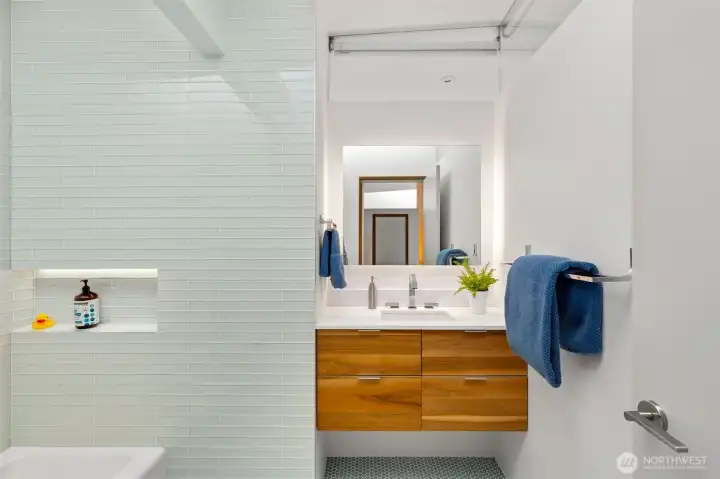 2nd full upper bathroom for both kids and guest rooms