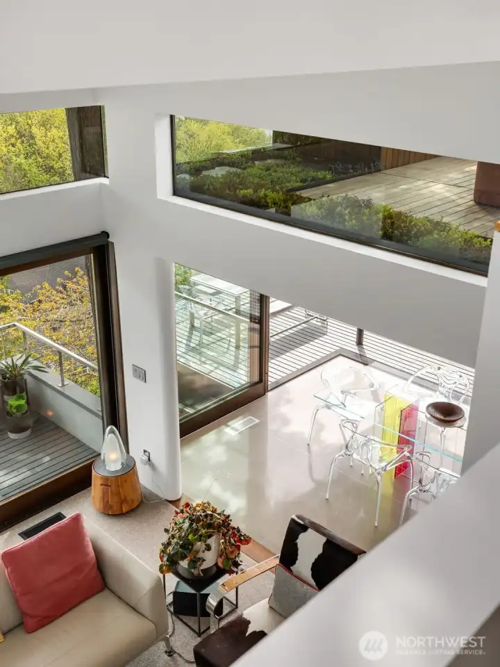 and access to conversatoins in the lower living areas