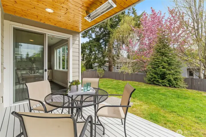 Entertaining Deck w/Heater