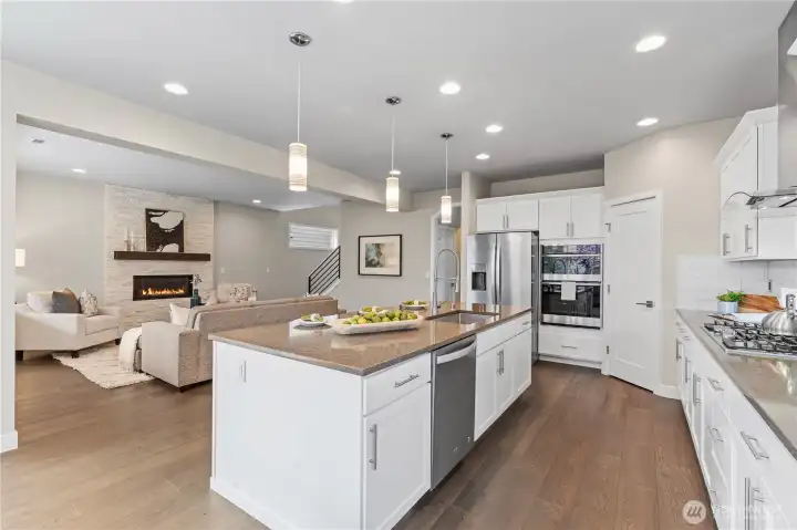 Custom Cabinetry, Ample Storage & Stainless Steel Appliances