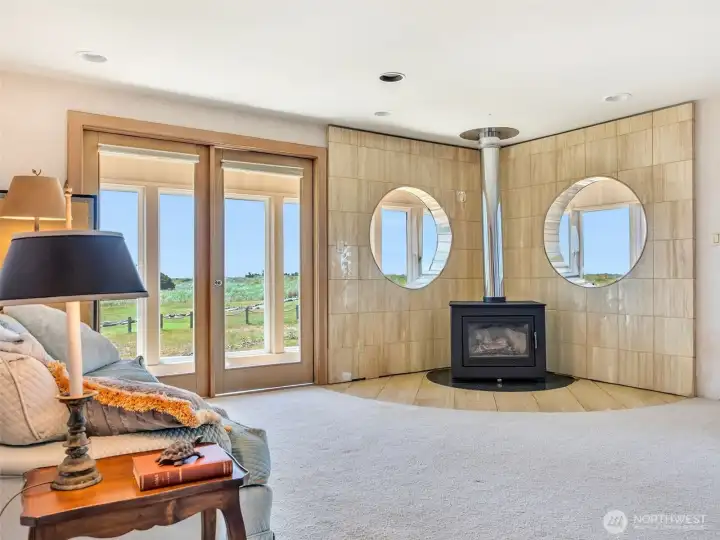 VIRTUAL staging with fireplace added VIRTUAL staging with fireplace added
