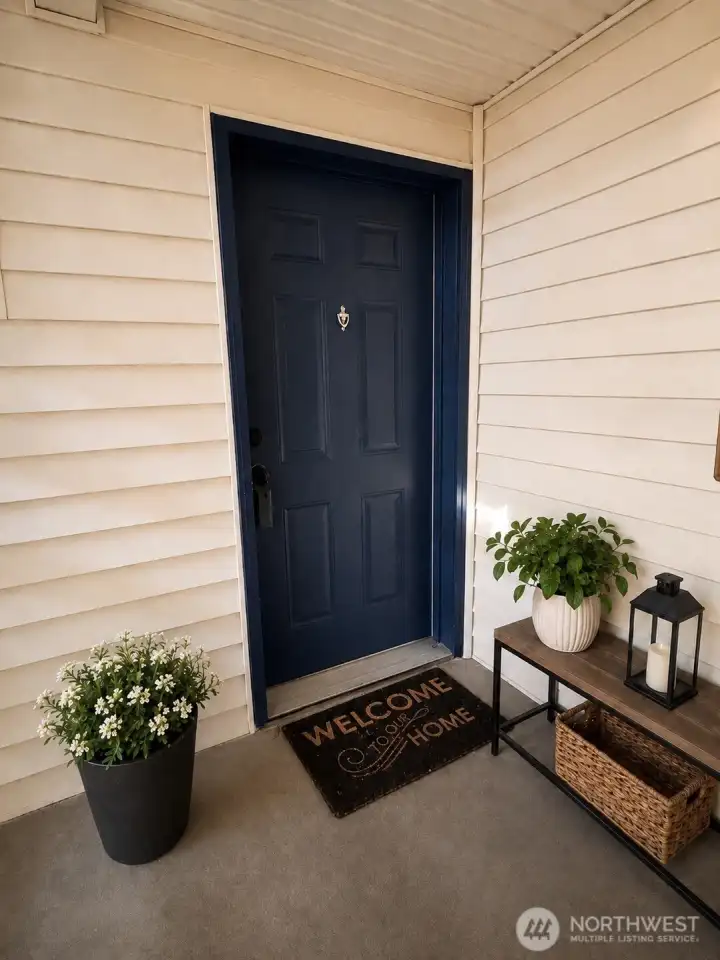 Virtually staged entrance Virtually staged entrance