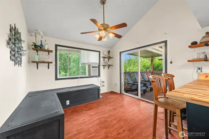 Breakfast nook