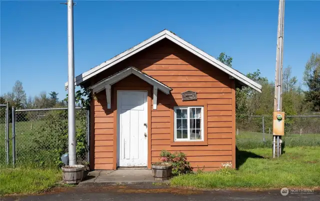 Versatile shed. Let your ideas grow here